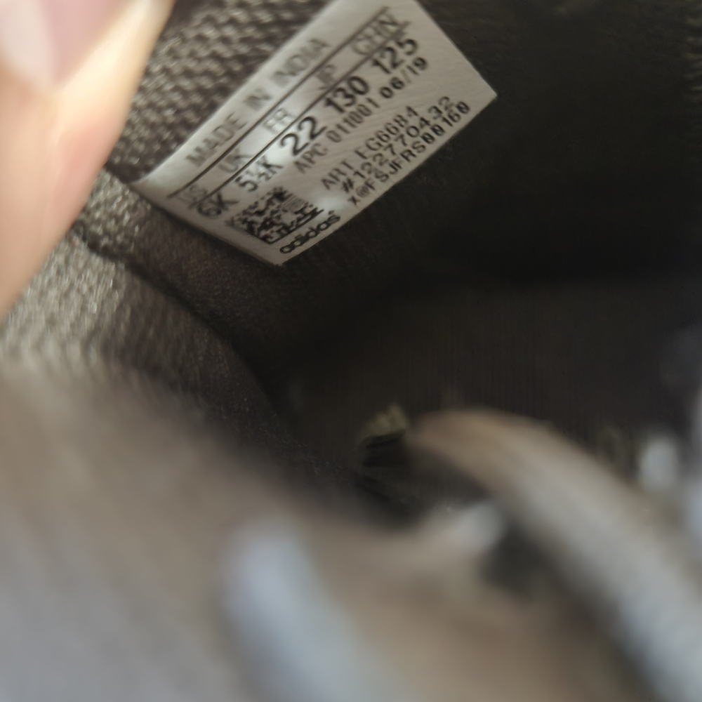 Kids Yeezy Desert Boot ‘Oil’  Kids US 6 - Picture 14 of 16